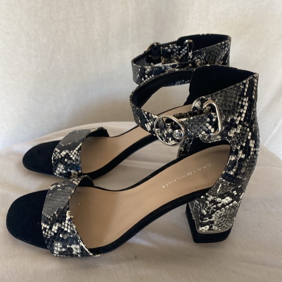 “NEW” Tommy Hilfiger Snake Skin open toe sandal - Picture 2 of 4